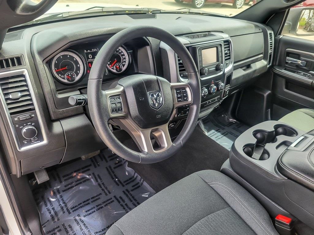 2022 Ram 1500 Classic Warlock photo 6
