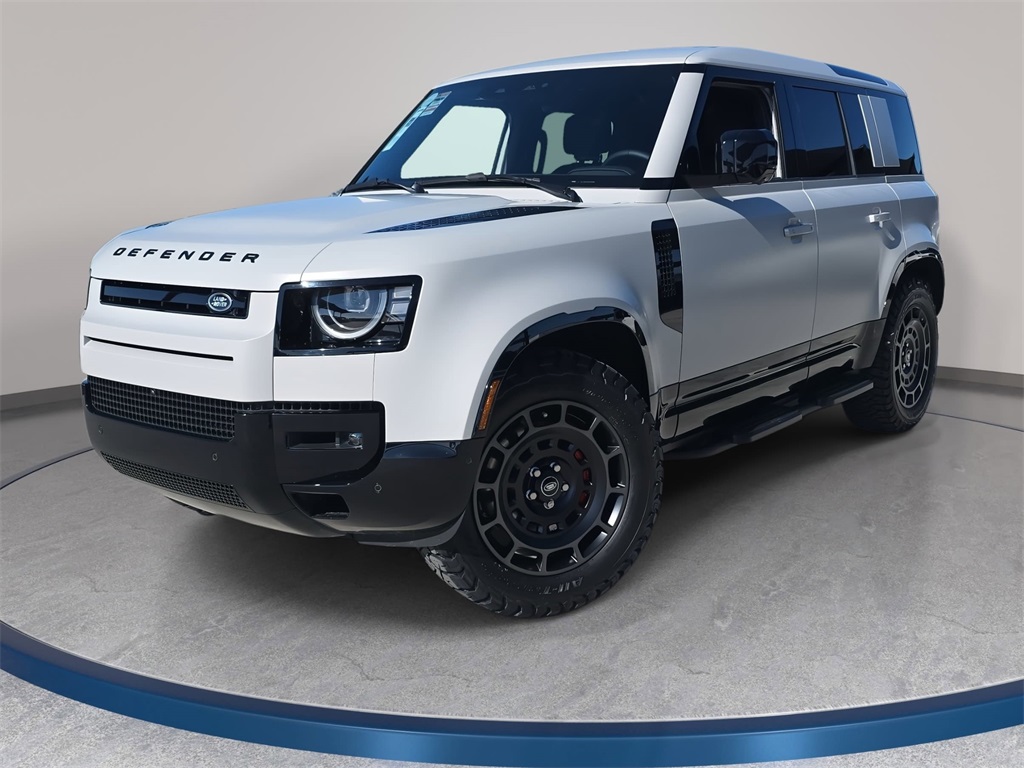 2026 Land Rover Defender X-Dynamic SE's photo