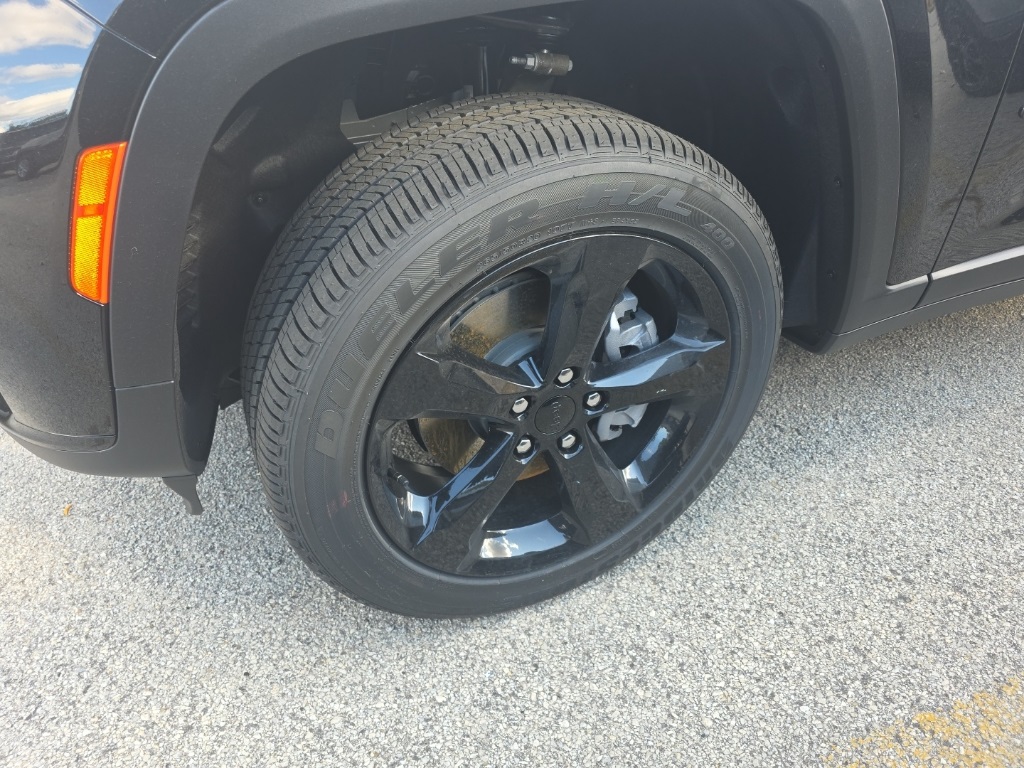 2025 Jeep Grand Cherokee Altitude X photo 3