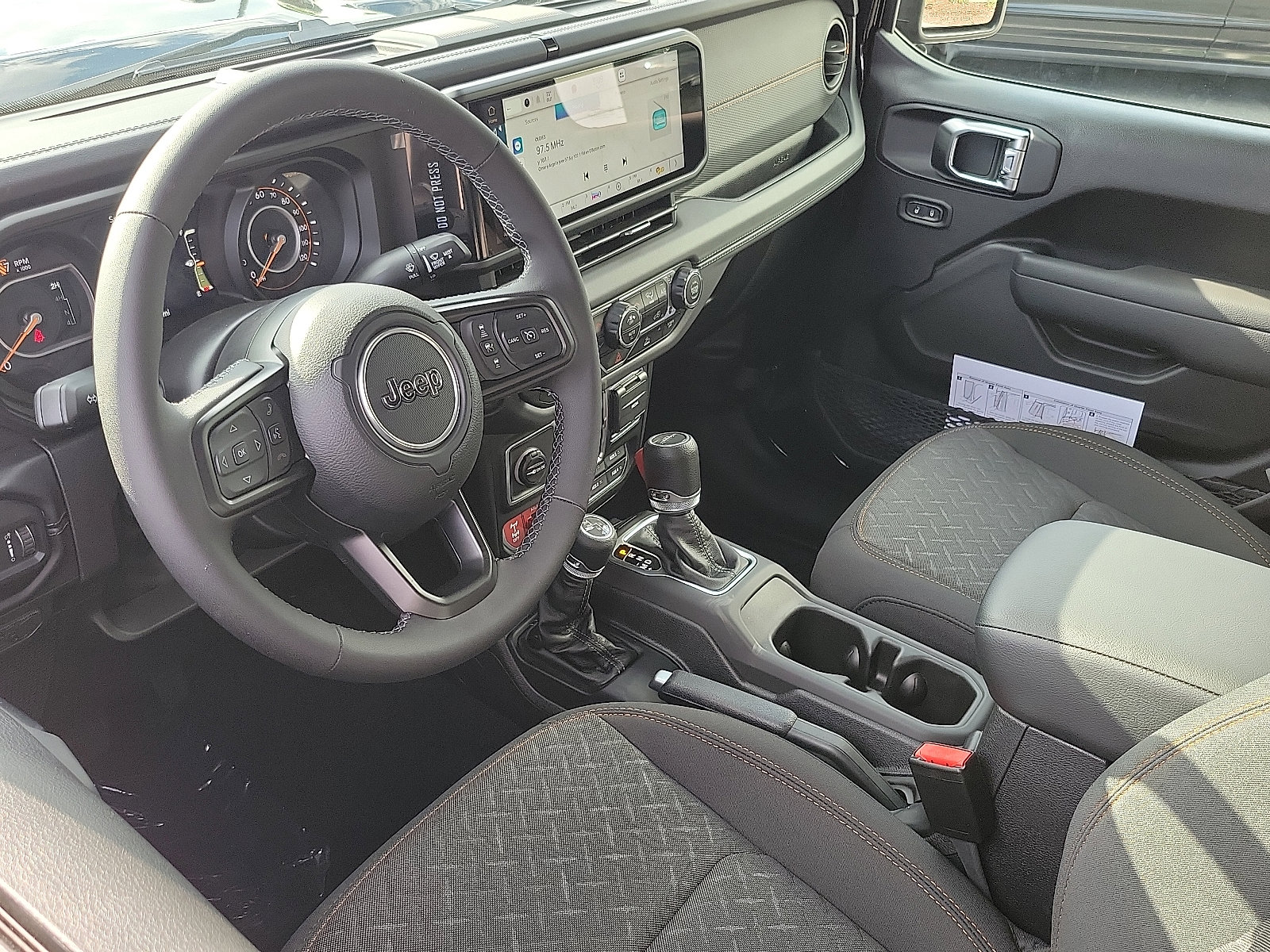 2025 Jeep Gladiator Mojave photo 3