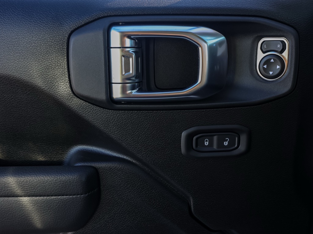 New 2026 Bright White Clear-Coat Exterior Paint Jeep Willys image 22