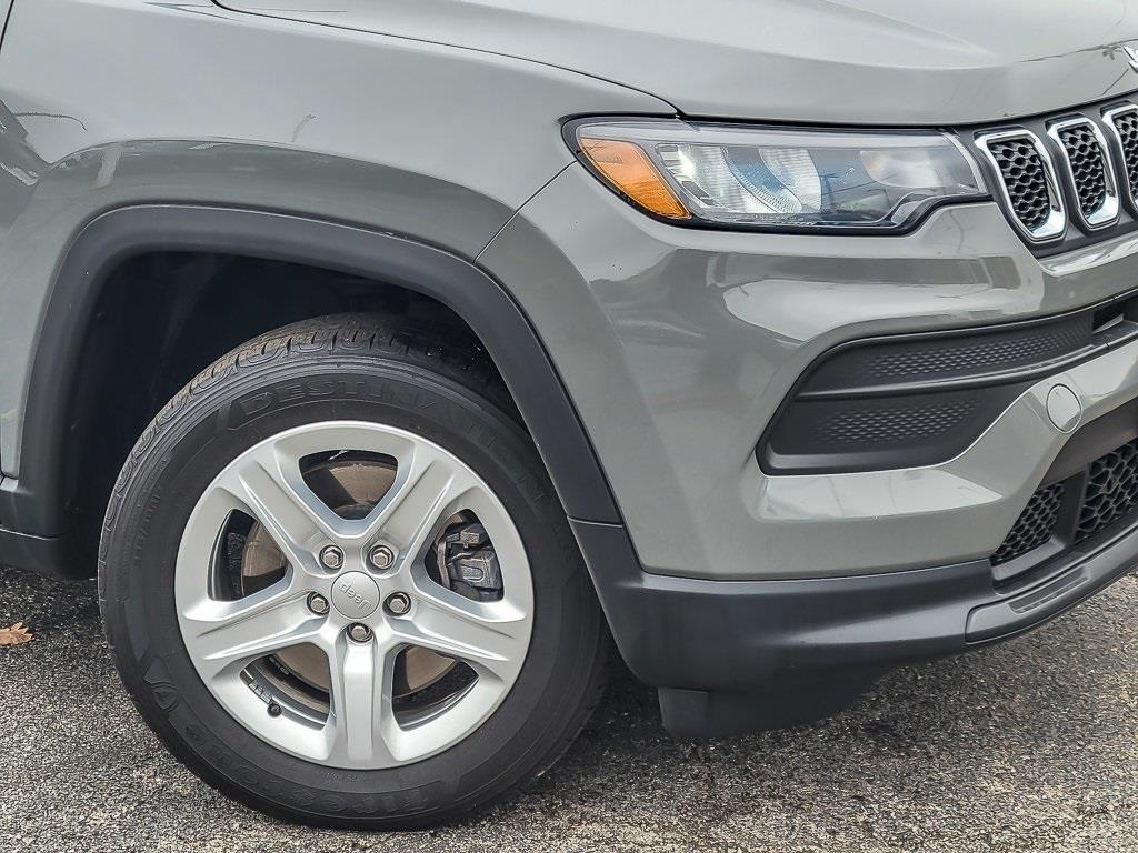 2023 Jeep Compass Sport photo 2