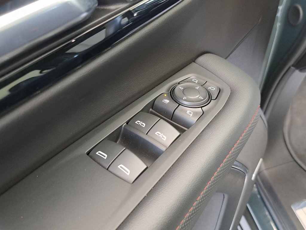 2025 Chevrolet Suburban RST photo 19