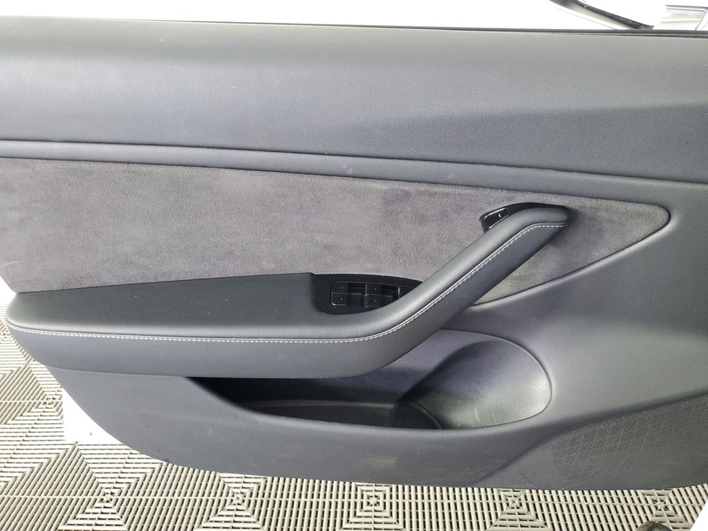 2018 Tesla Model 3 Long Range photo 22
