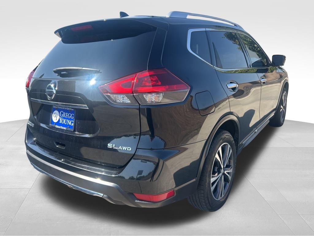 2018 Nissan Rogue SL photo 4