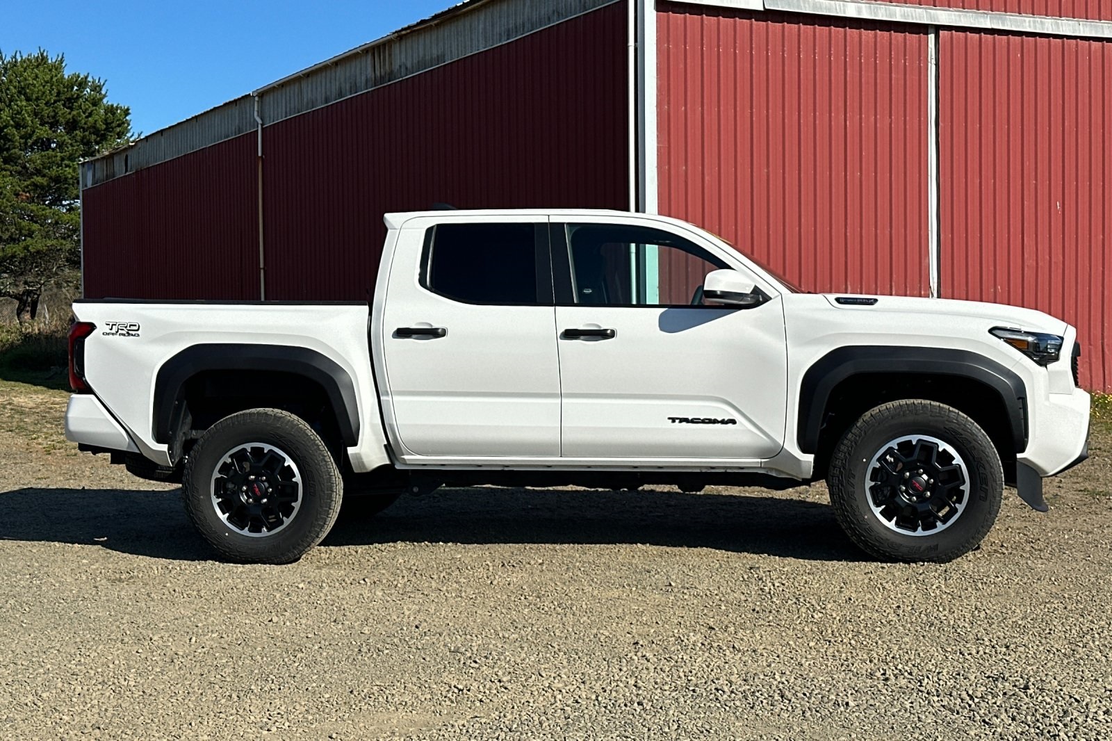 2024 Toyota Tacoma TRD photo 2