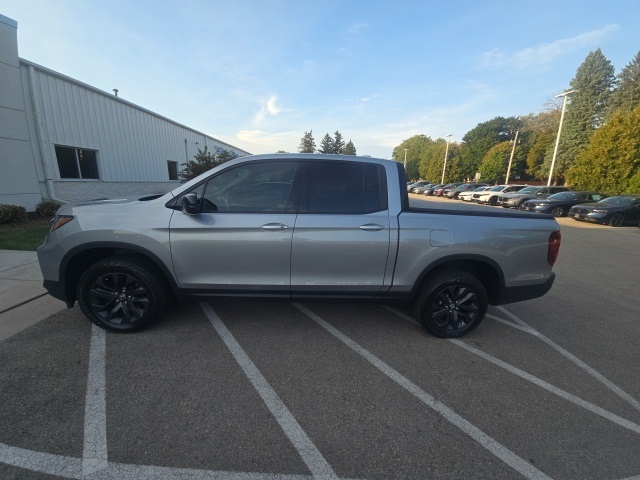 2023 Honda Ridgeline Sport photo 3
