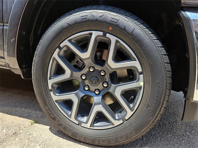 2025 Ram 1500 Laramie photo 4