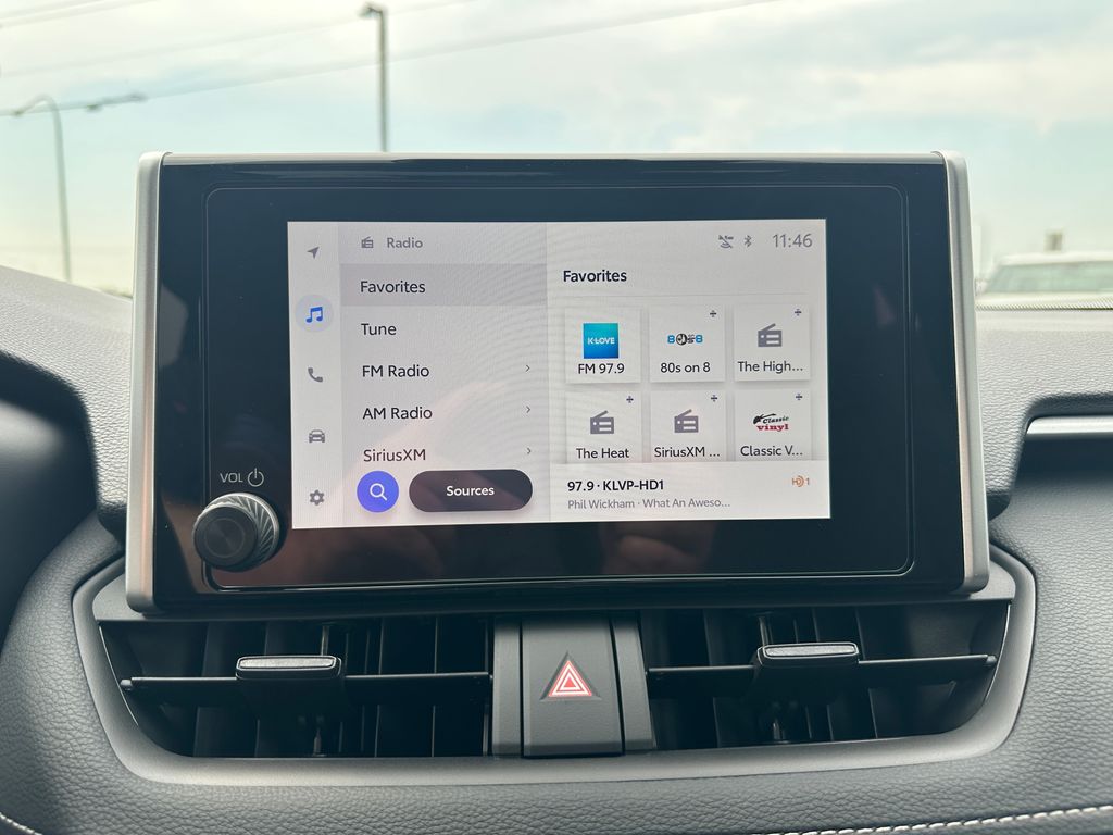 2025 Toyota RAV4 XLE photo 16