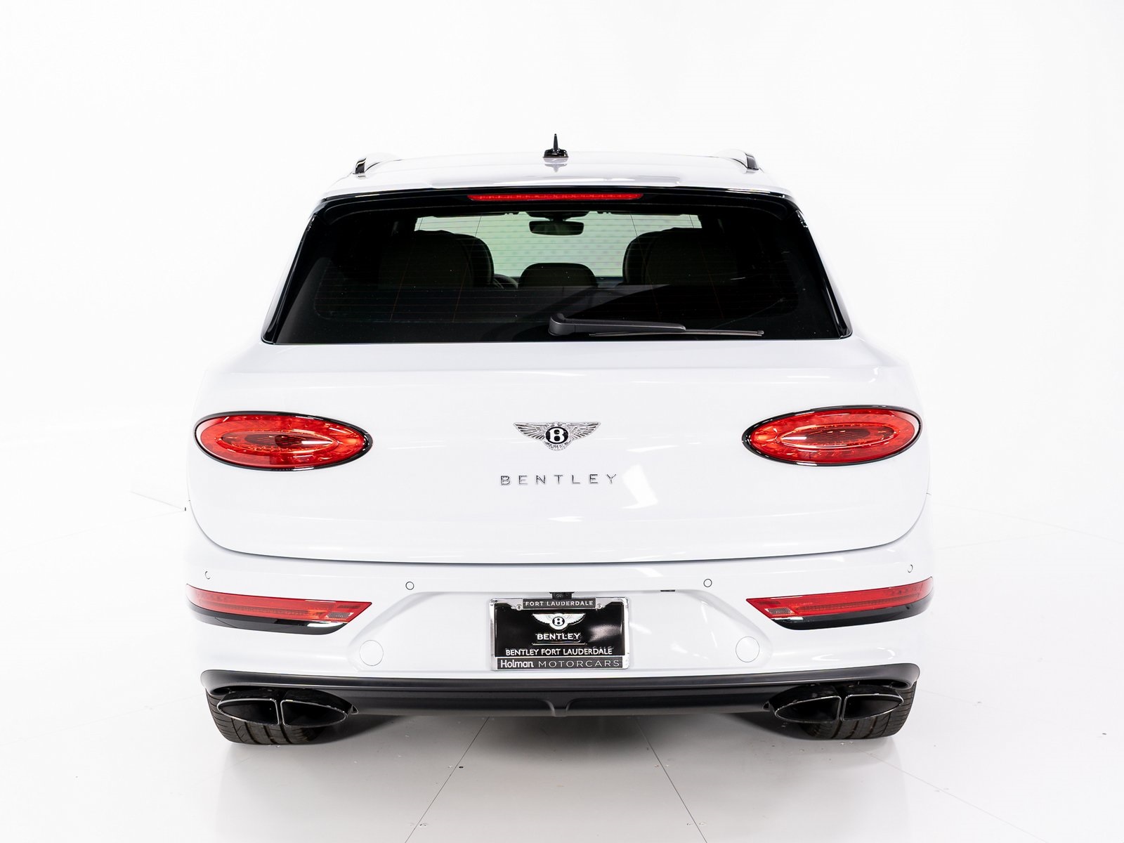 2023 Bentley Bentayga EWB V8 photo 3