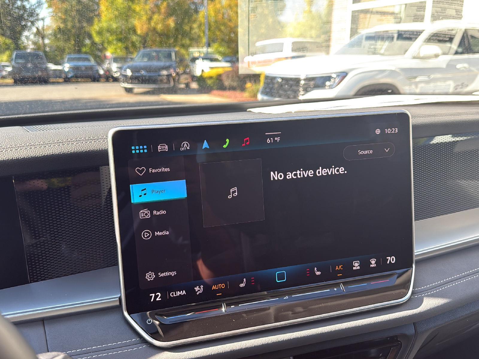 2025 Volkswagen Tiguan SE photo 13