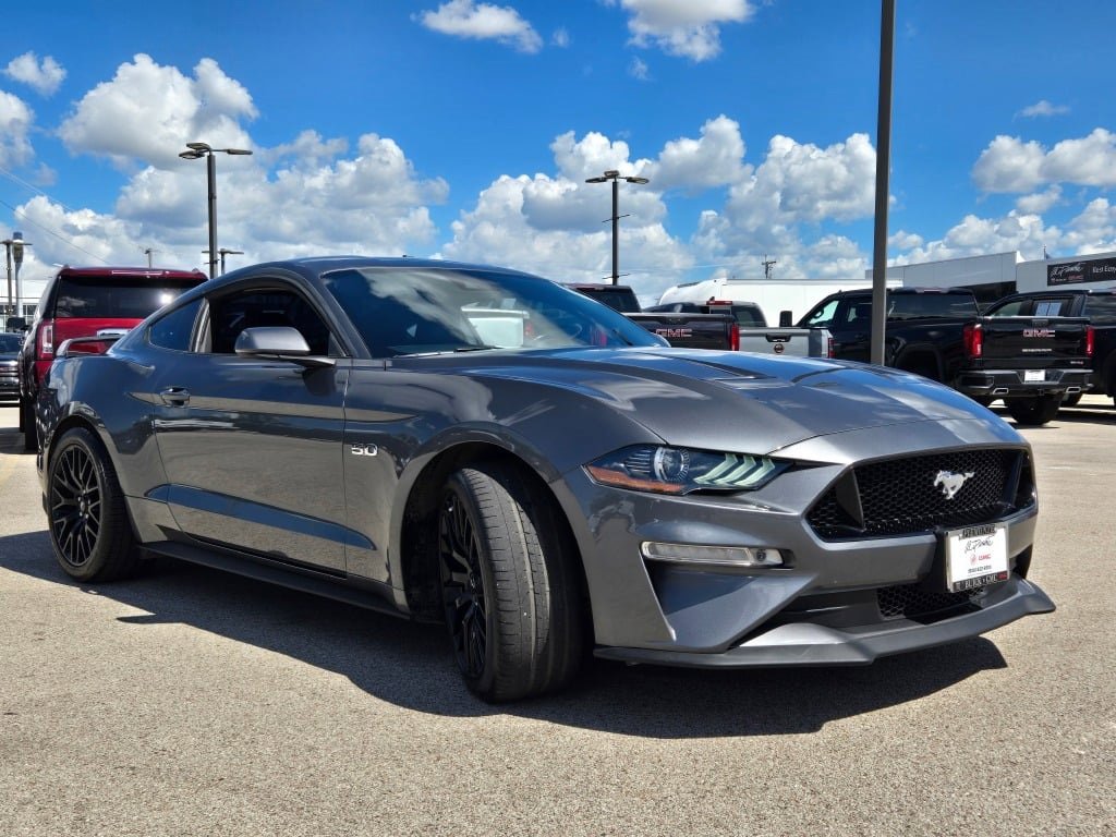 2022 Ford Mustang GT Premium photo 3