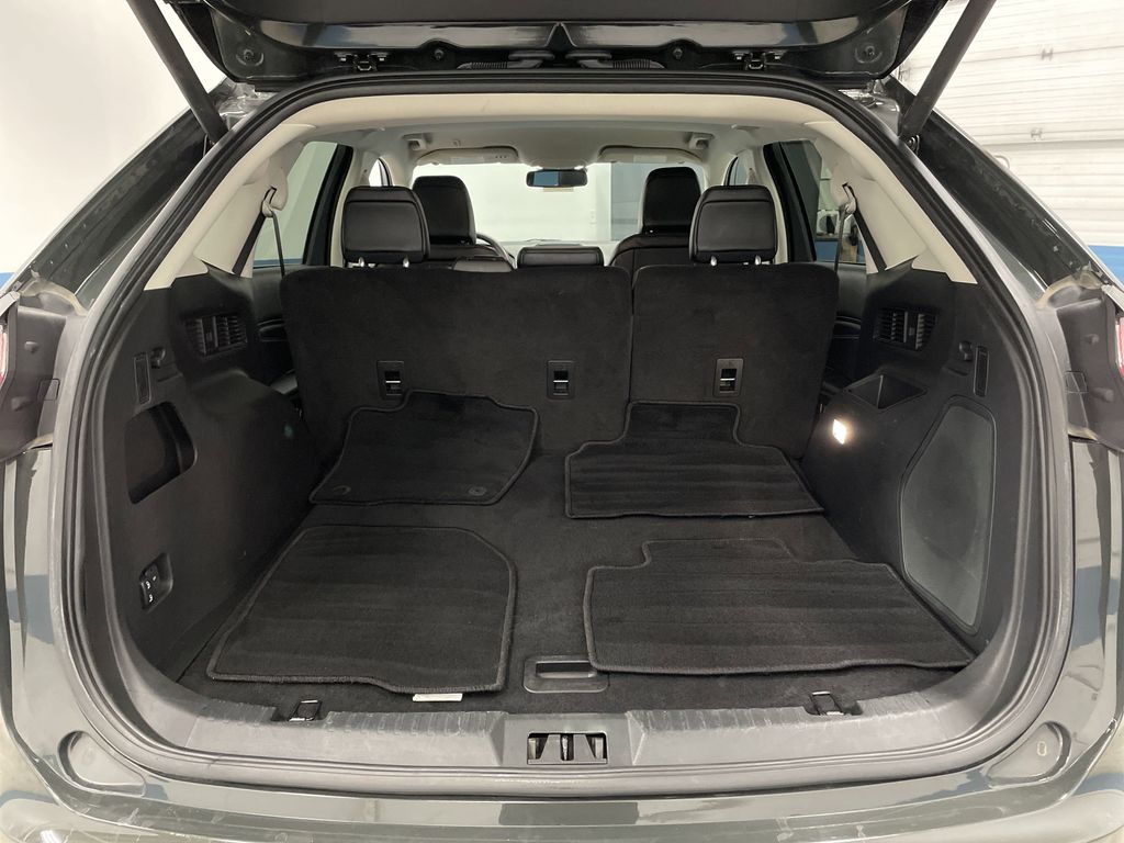 2024 Ford Edge Titanium photo 12