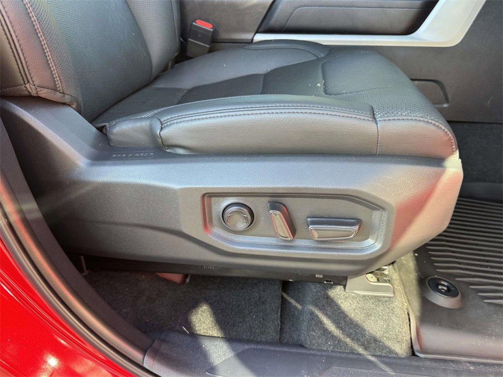 2022 Toyota Tundra SR5 CrewMax photo 14