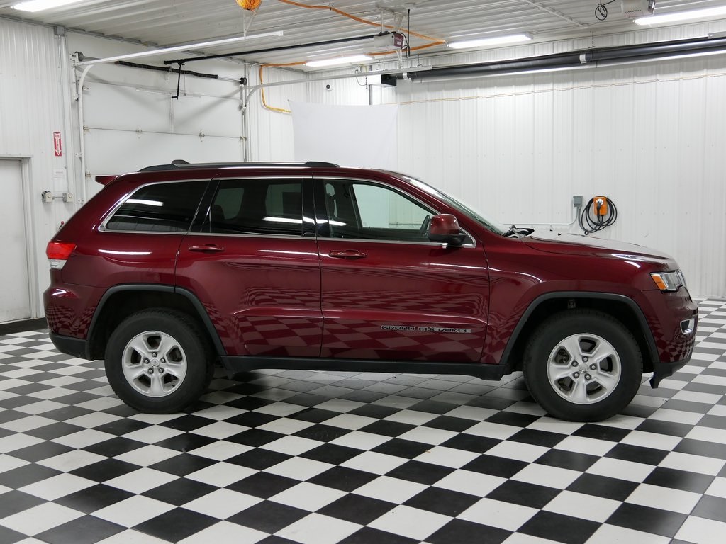 Used 2017 Jeep Grand Cherokee Laredo E with VIN 1C4RJFAG7HC605453 for sale in Rochester, Minnesota