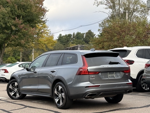 2020 Volvo V60 Cross Country T5 AWD photo 2