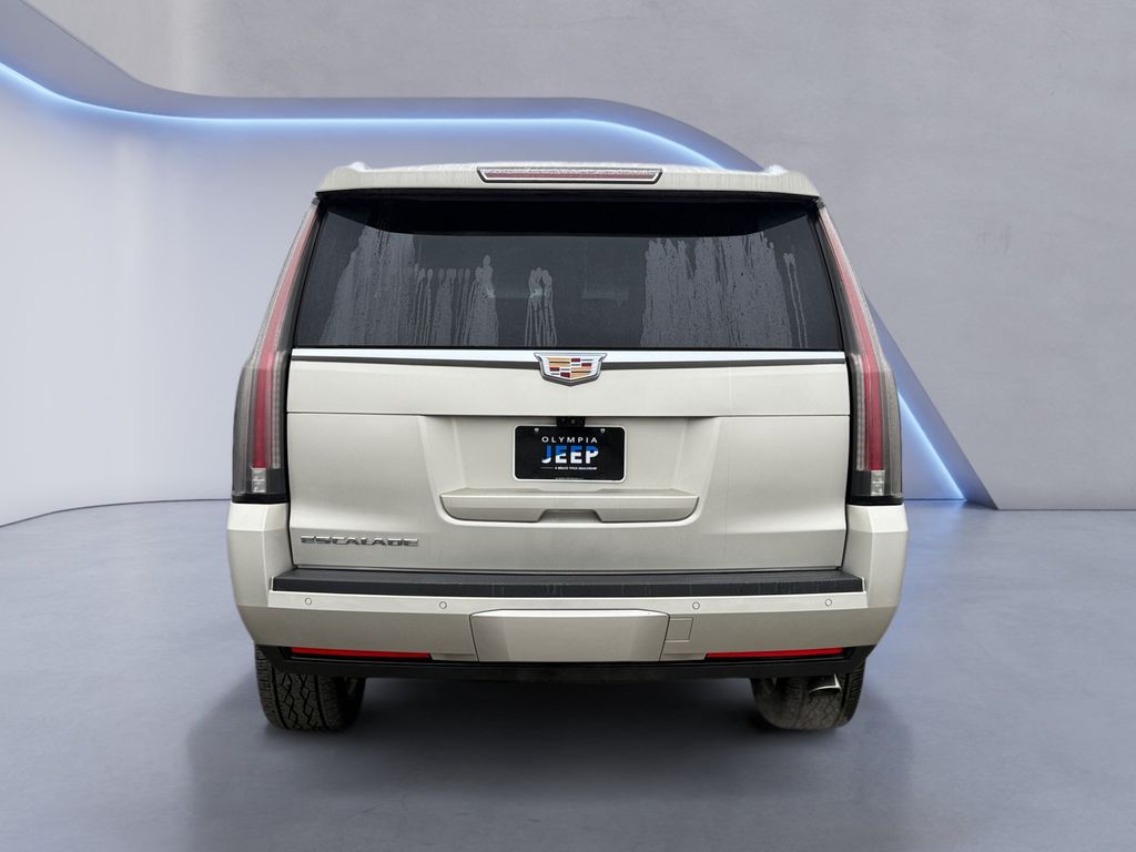 2017 Cadillac Escalade Premium Luxury photo 4