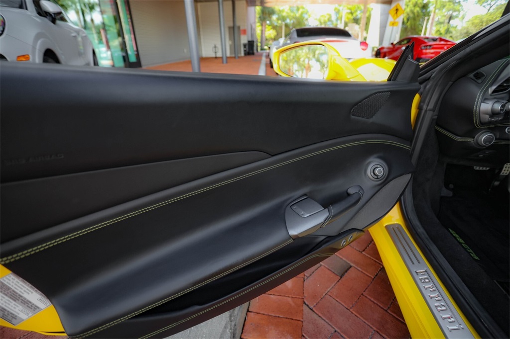 2016 Ferrari 488 GTB photo 34