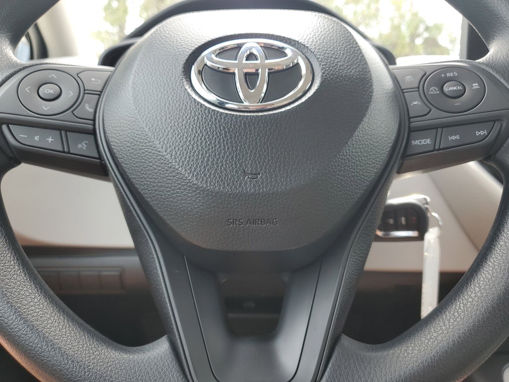 2025 Toyota Corolla LE photo 19