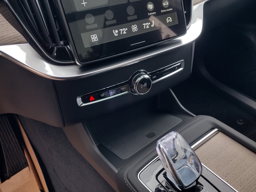 2026 VOLVO XC90 - Image 16