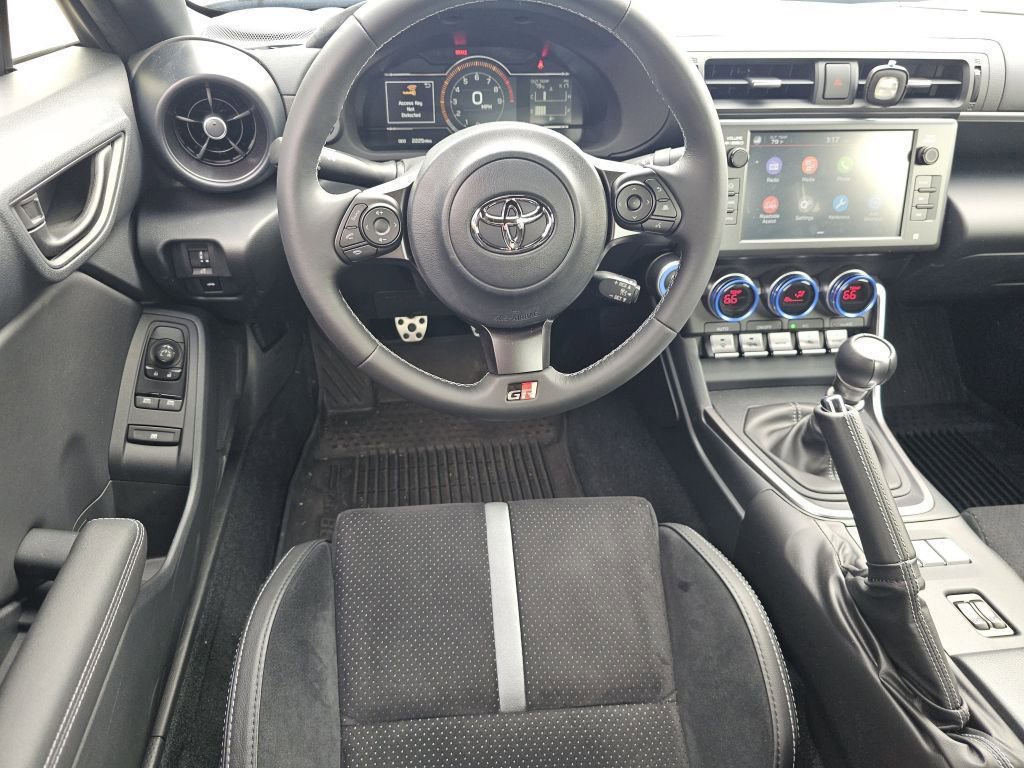 2025 Toyota GR86 Premium photo 4
