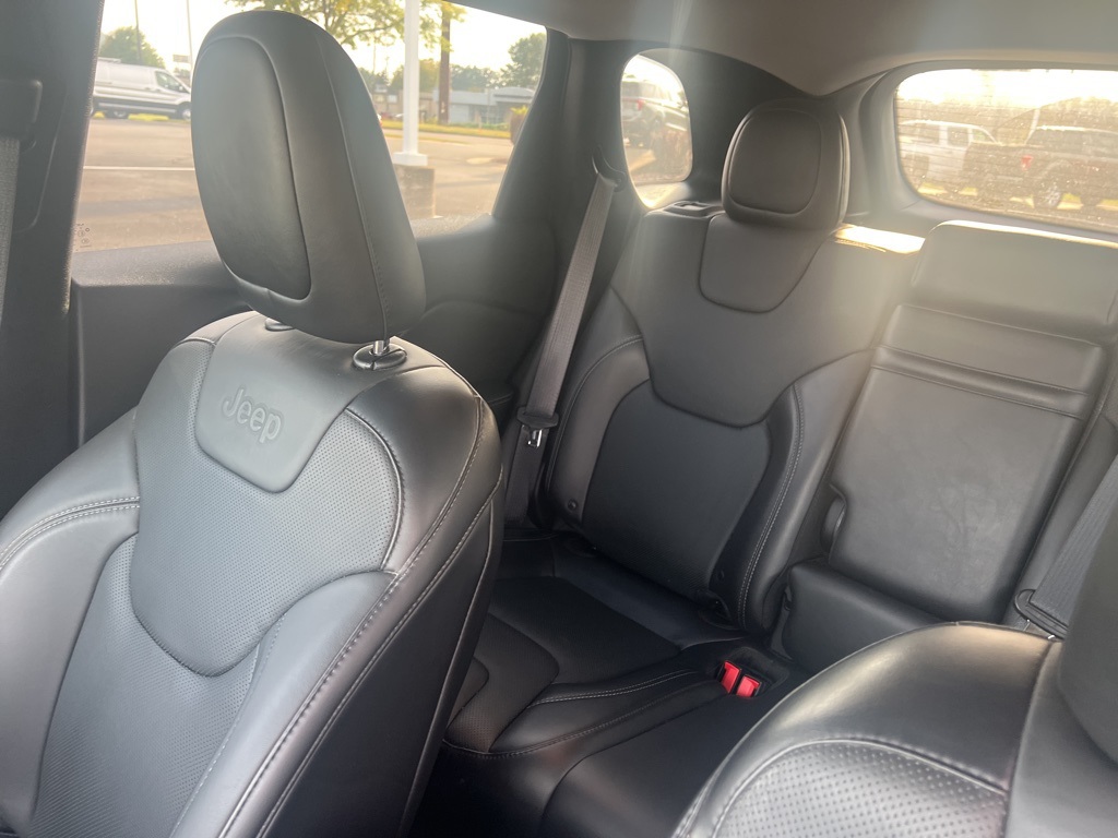 2019 Jeep Cherokee Limited photo 17