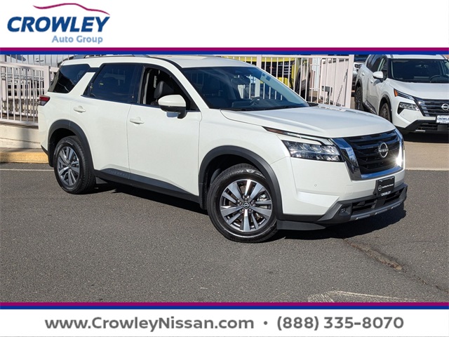 2022 Nissan Pathfinder SL's photo