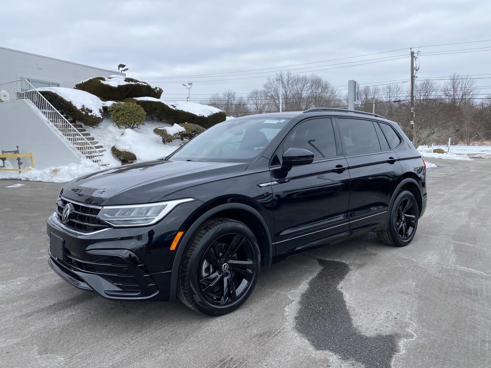 2023 Volkswagen Tiguan SE R-LINE BLACK