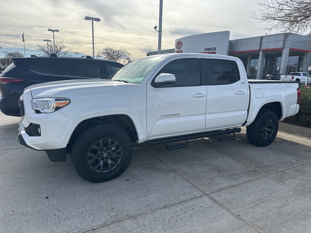 2023 Toyota Tacoma SR5's photo