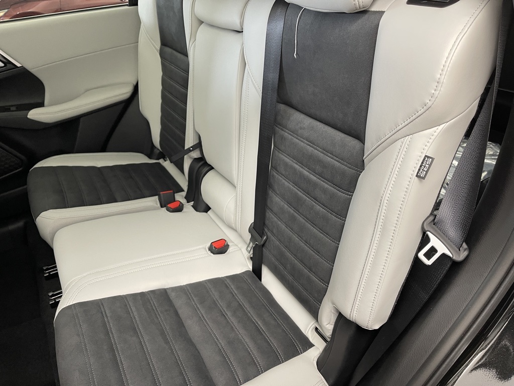 2025 Mitsubishi Outlander SE photo 19