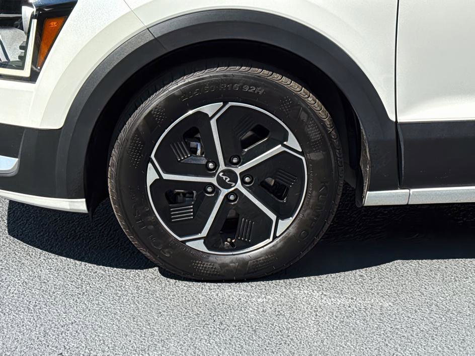 2023 Kia Niro EX photo 7