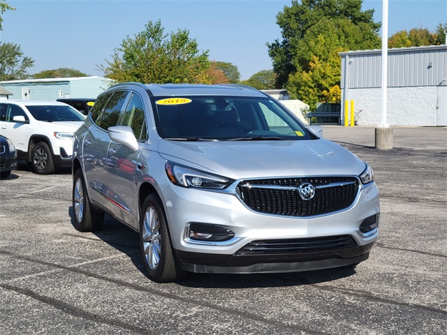 2018 Buick Enclave Essence photo 2
