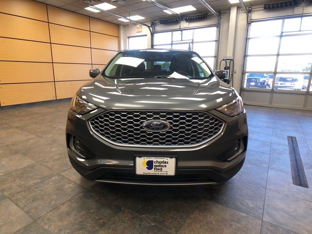2024 Ford Edge SEL photo 3