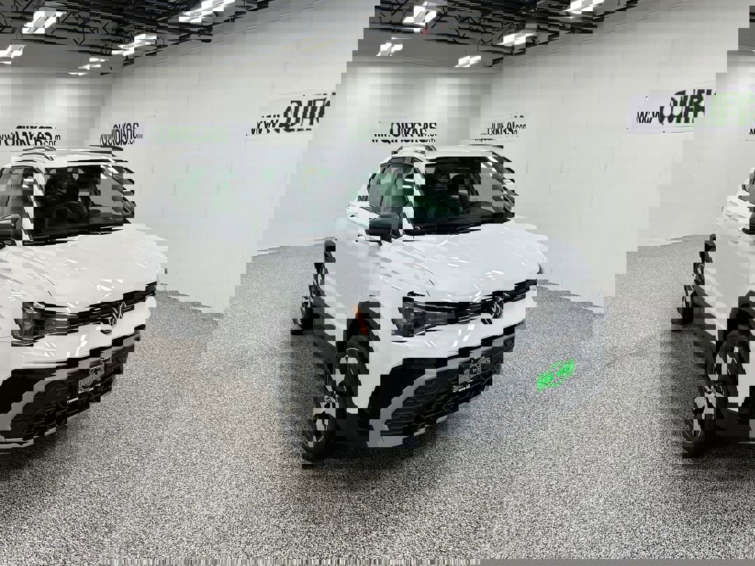 2025 Volkswagen Taos S's photo