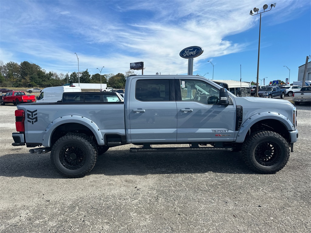 2026 Ford F-250 Lariat photo 2