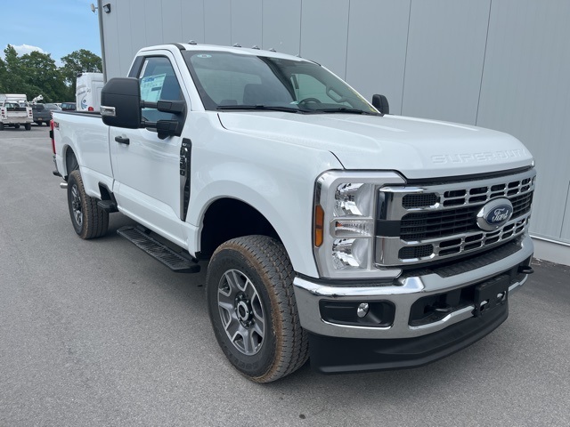 2025 Ford F-350 Super Duty XLT's photo