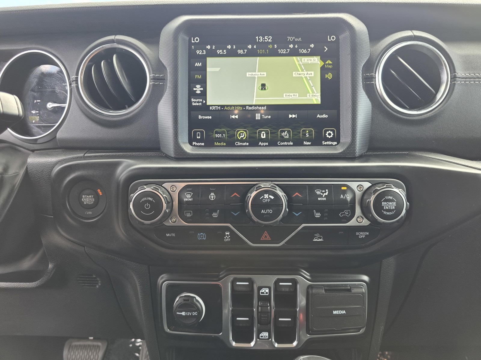 2022 Jeep Wrangler Unlimited Sahara 4xe photo 25