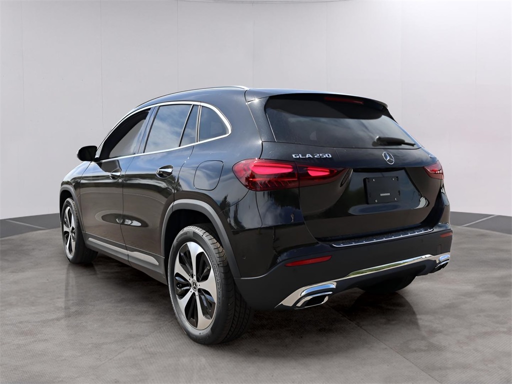 2026 Mercedes Benz GLA 250 4MATIC photo 4