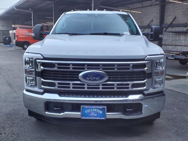 2024 Ford F-350 XLT photo 2