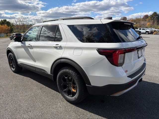 2026 Ford Explorer photo 2