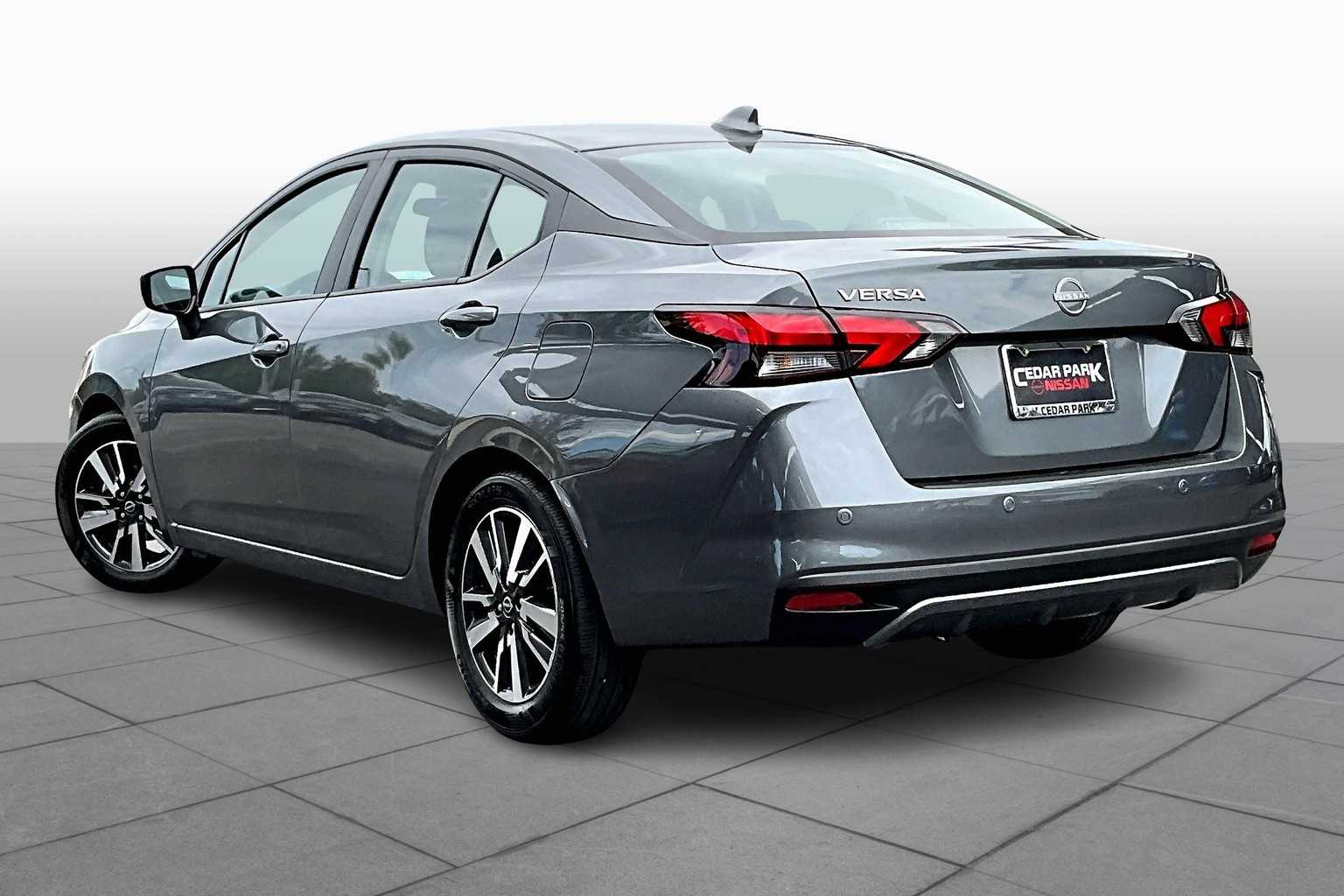 2025 Nissan Versa SV photo 11