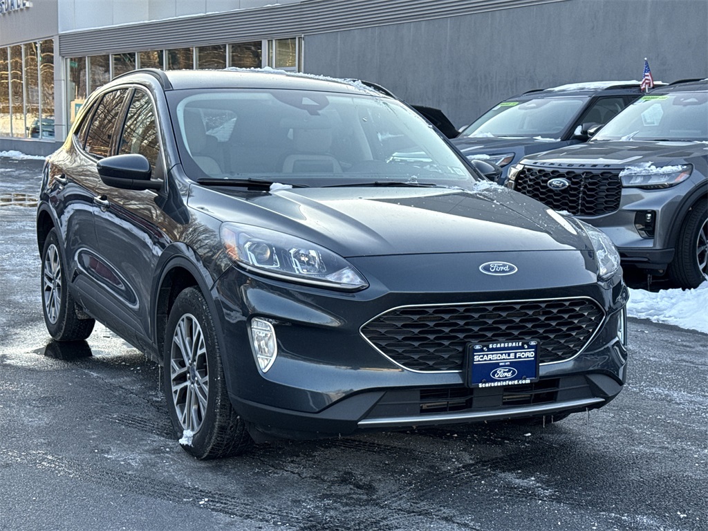 2022 Ford Escape SEL's photo