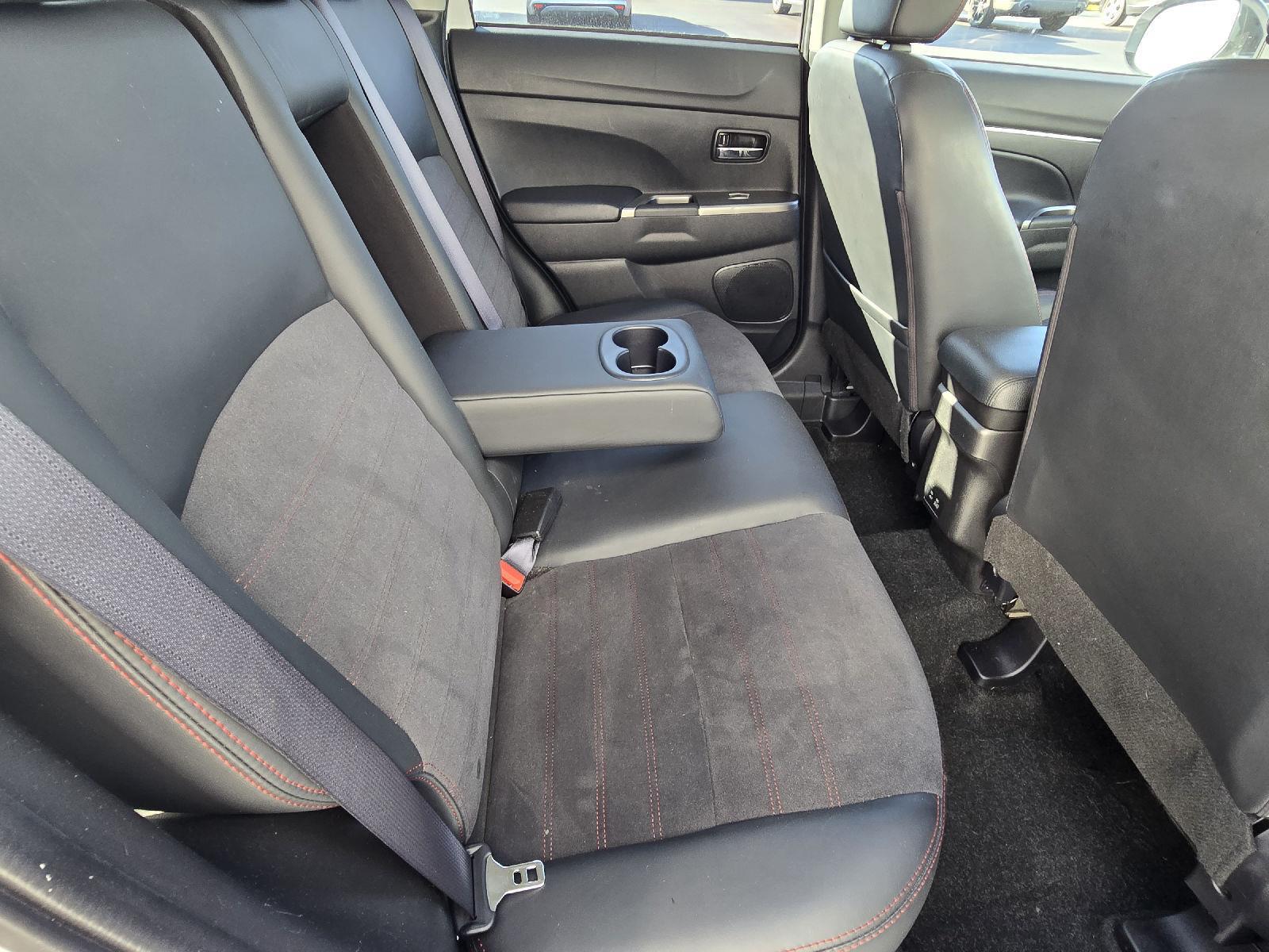 2024 Mitsubishi Outlander ES LE SE photo 32