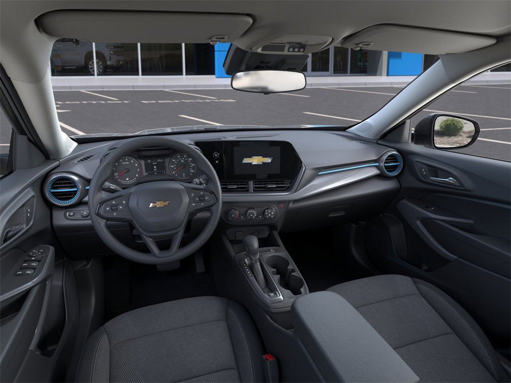 2025 Chevrolet Trax LS photo 13