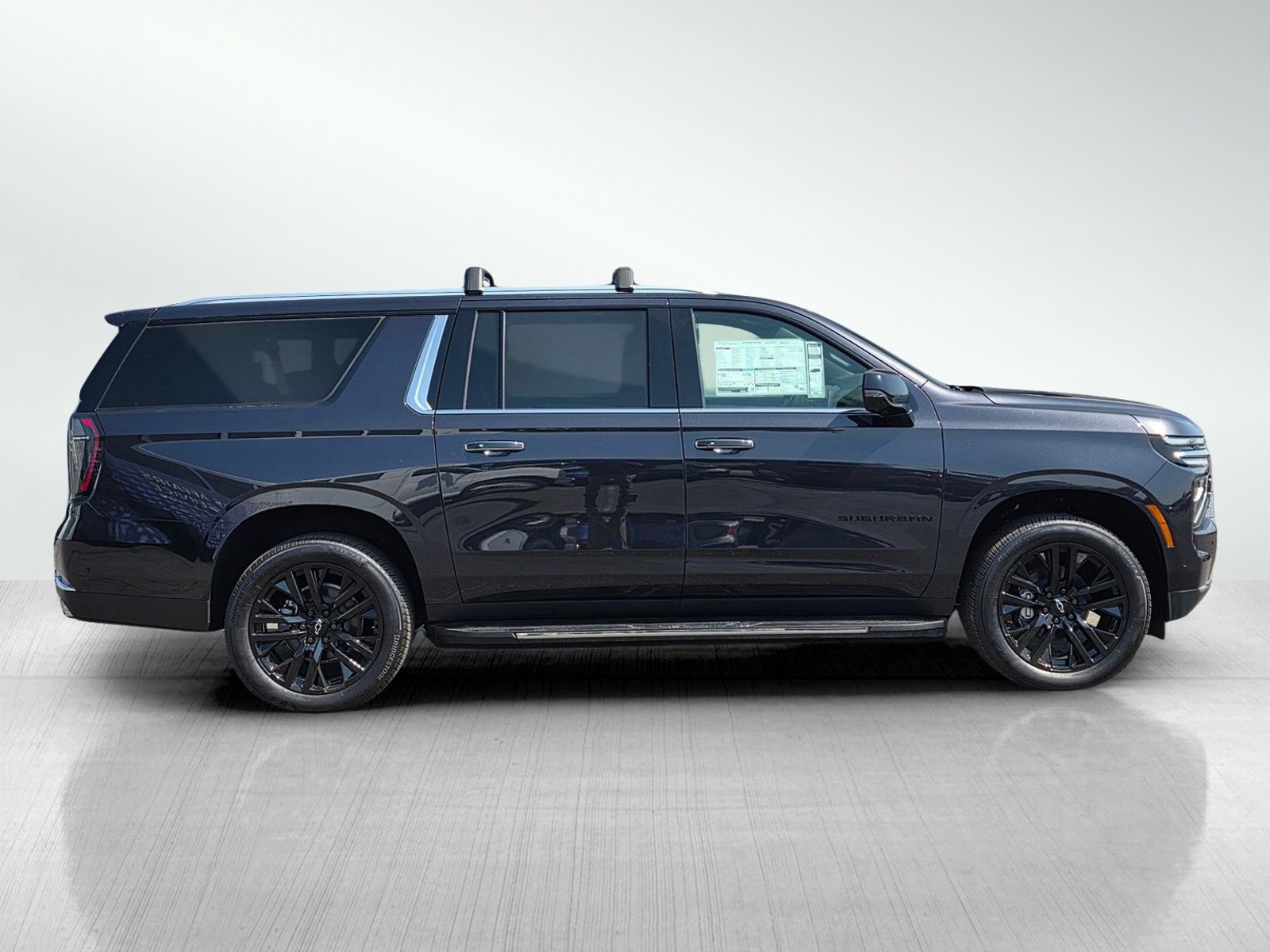 2025 Chevrolet Suburban Premier photo 6