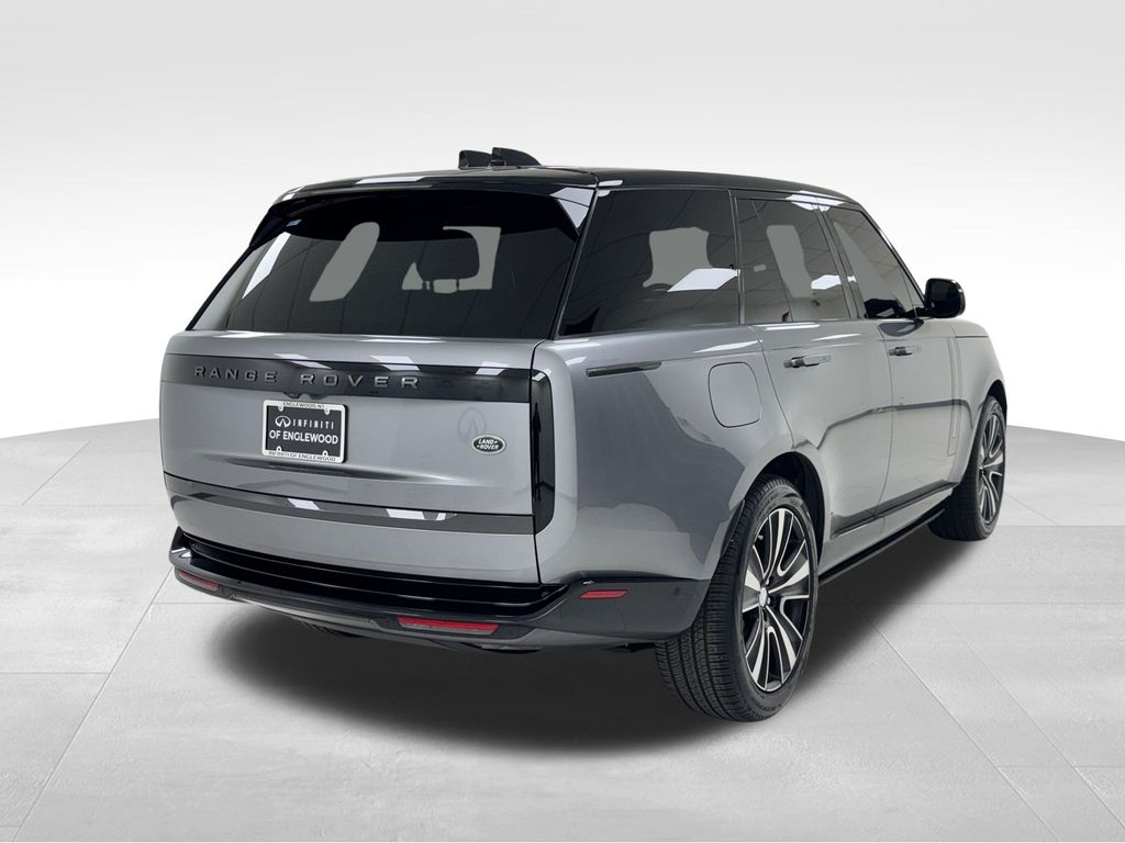 2023 Land Rover Range Rover SE photo 5
