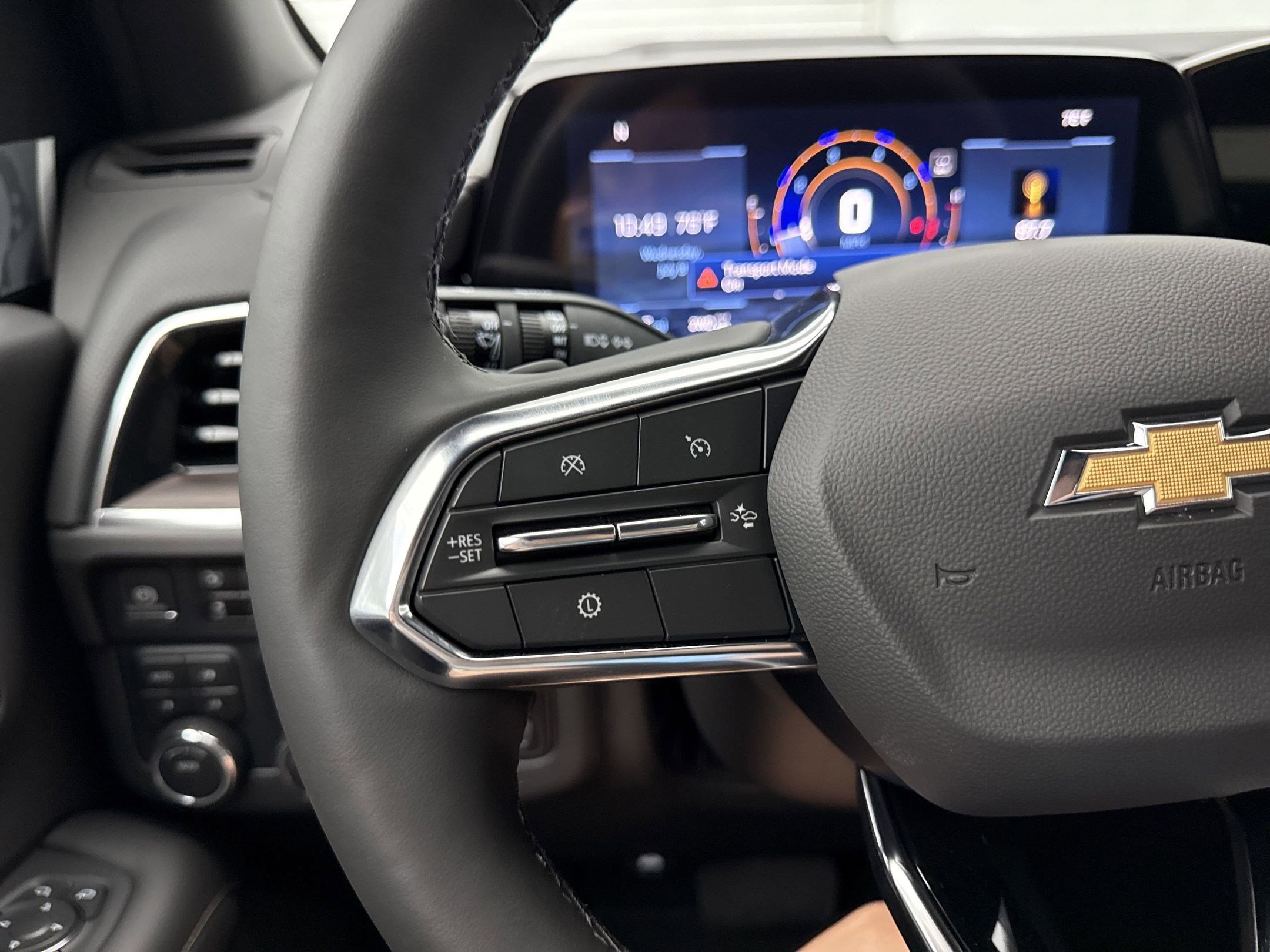 2025 Chevrolet Suburban Premier photo 13