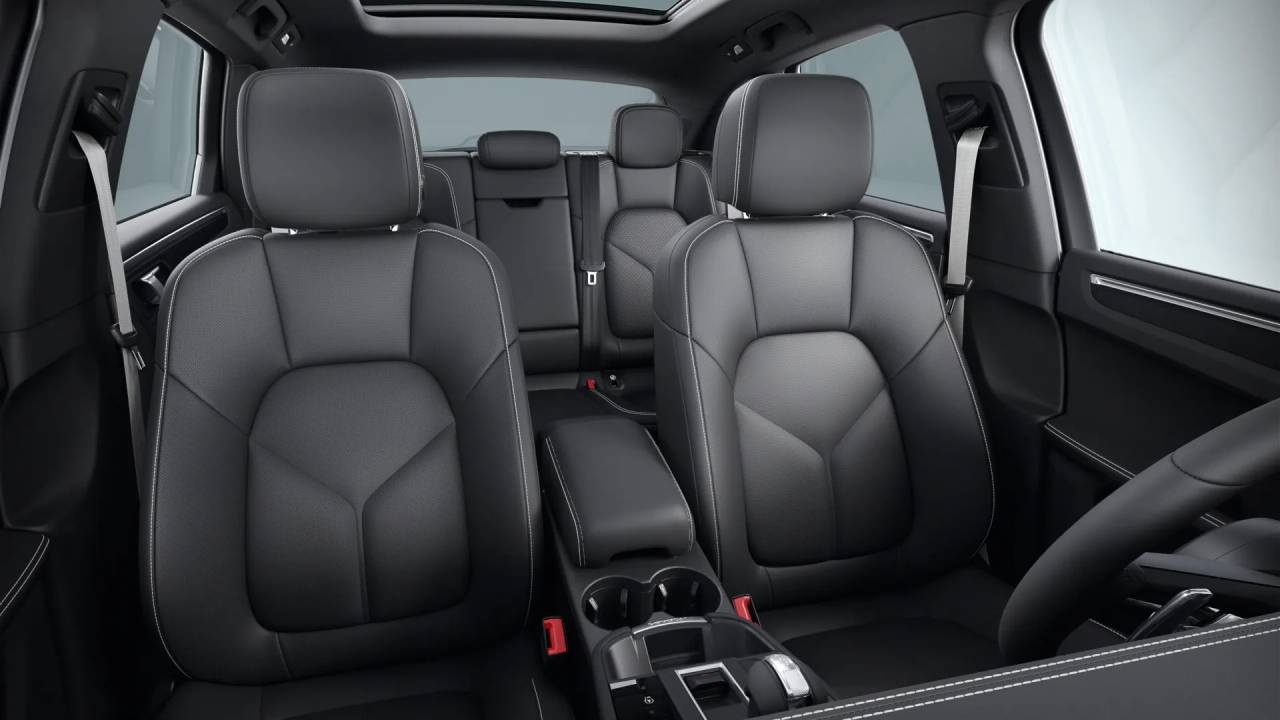 2026 Porsche Macan T photo 11