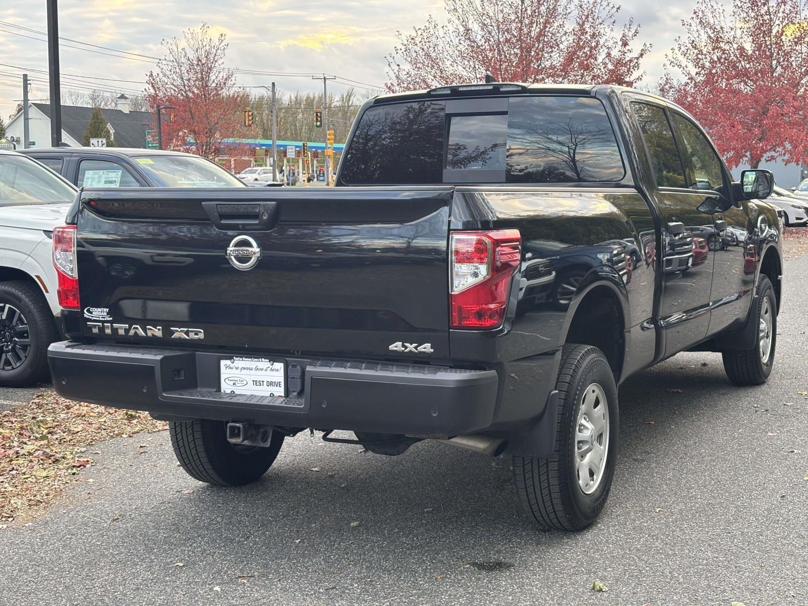 2022 Nissan Titan S photo 4