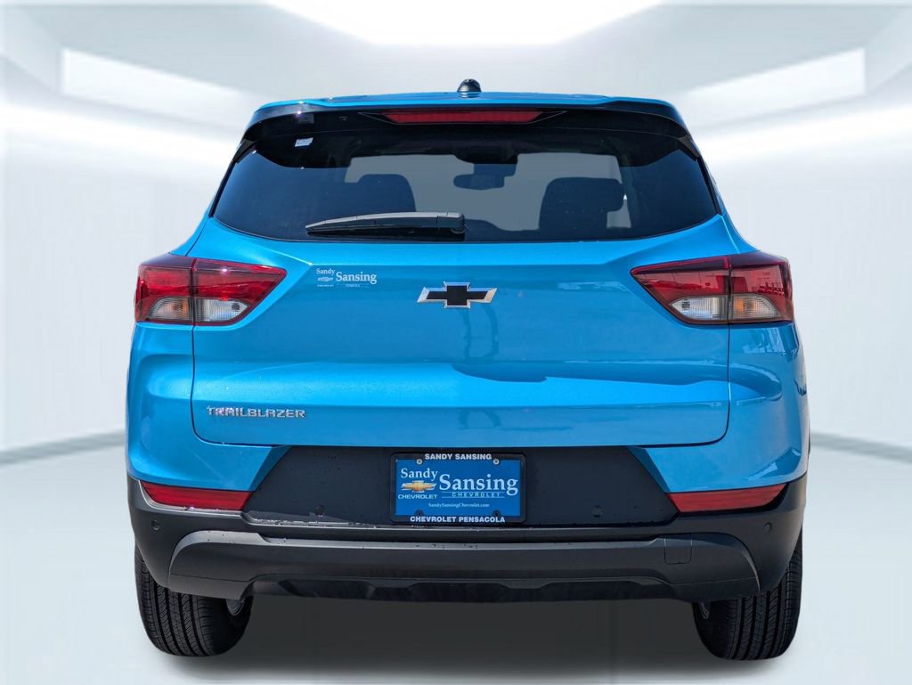 2025 Chevrolet Trailblazer LS photo 4